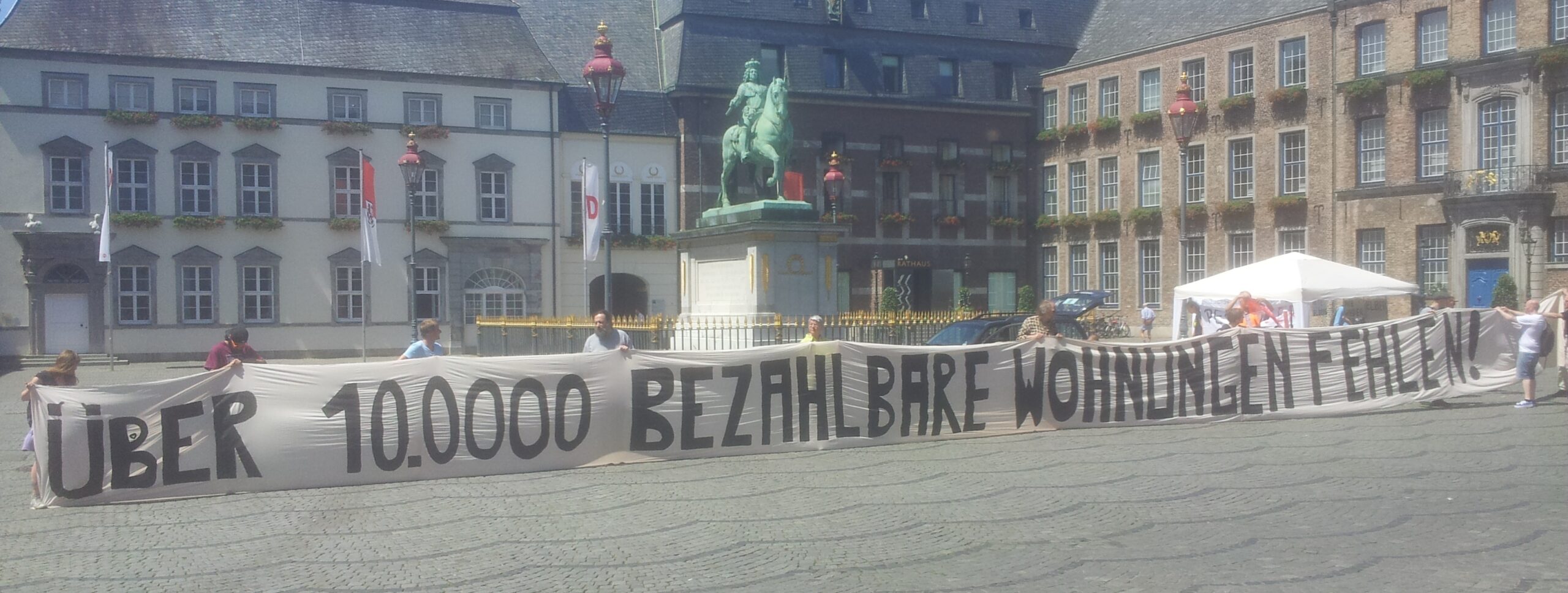 Protestaktion vor der Stichwahl der OB-Kandidaten